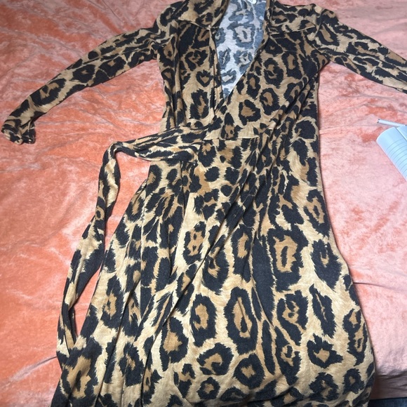 Diane Von Furstenberg Dresses & Skirts - Vintage 1970’s Duane Von Furstenberg wrap dress